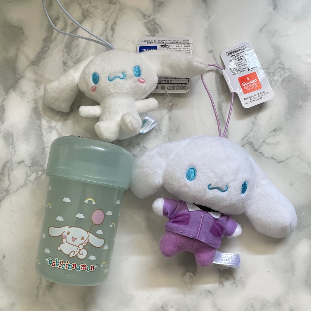 Sanrio Cinnamoroll LOT - bag charms and container